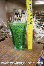 Load image into Gallery viewer, Anchor Hocking Grapes Green Glass Vase