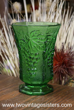 Load image into Gallery viewer, Anchor Hocking Grapes Green Glass Vase