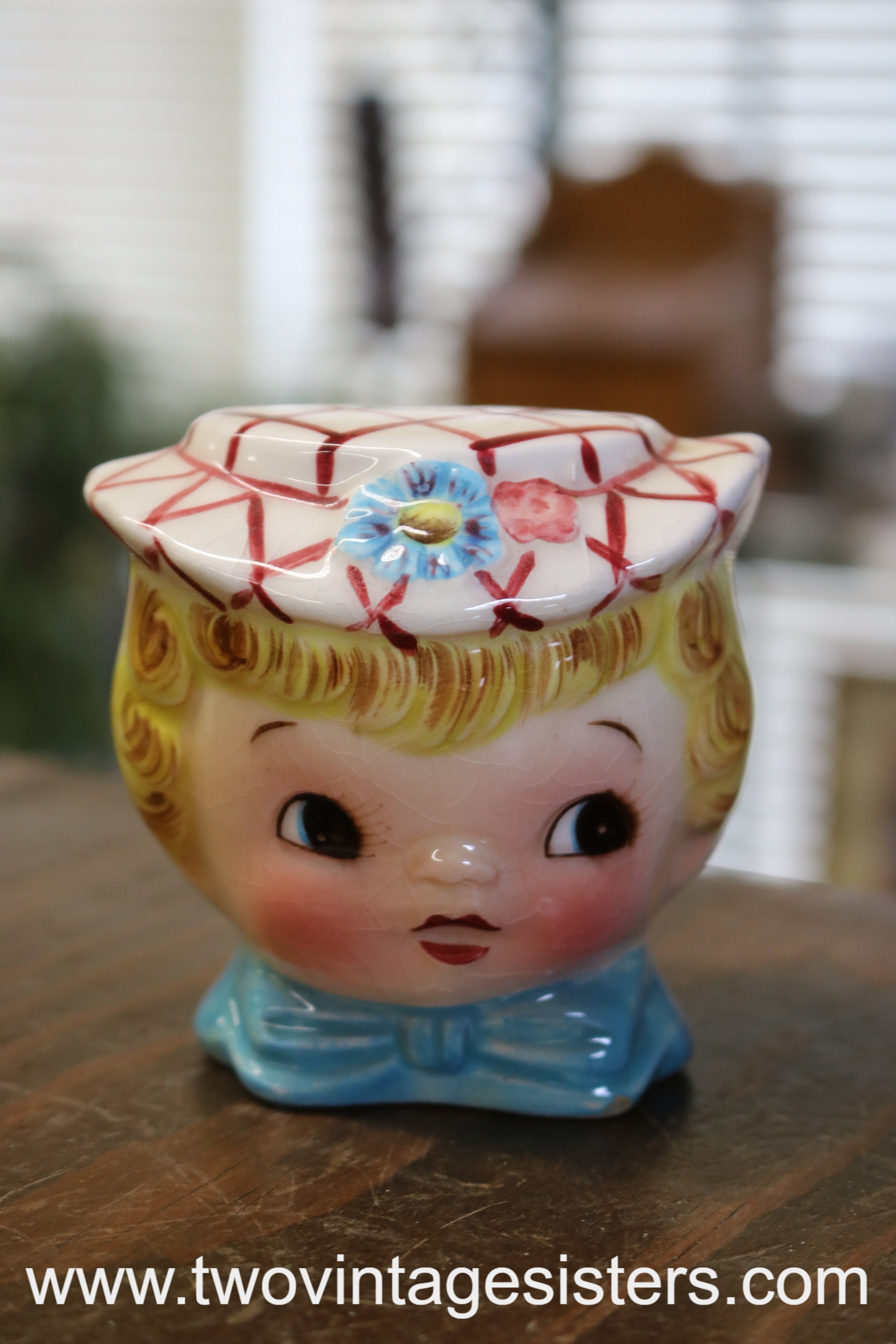 Lefton Miss Daisy Ceramic Condiment Shaker