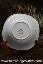 Load image into Gallery viewer, Metlox Poppytrail Peach Blossom Vegetable Bowl