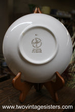 Load image into Gallery viewer, Universal Potteries Wood Vine Serving Bowl