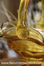 Load image into Gallery viewer, Viking Georgian Glass Art Amber Basket