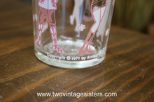 Load image into Gallery viewer, Betty & Veronica Fashion Show Archie & Gang Glass