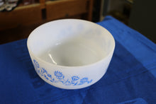 Load image into Gallery viewer, Vintage Federal Milk Glass 1-1/2 Qt Mixing Bowl Blue Floral No Lid