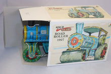 Load image into Gallery viewer, Road Roller Tractor Metal wind-up toy Kovap