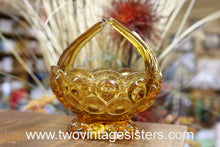 Load image into Gallery viewer, L.E Smith Moon and Star Glass Vintage Amber Basket