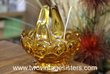 Load image into Gallery viewer, L.E Smith Moon and Star Glass Vintage Amber Basket