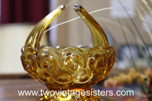 Load image into Gallery viewer, L.E Smith Moon and Star Glass Vintage Amber Basket