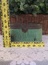 Load image into Gallery viewer, Antique/Vintage Handy Lunch Pail
