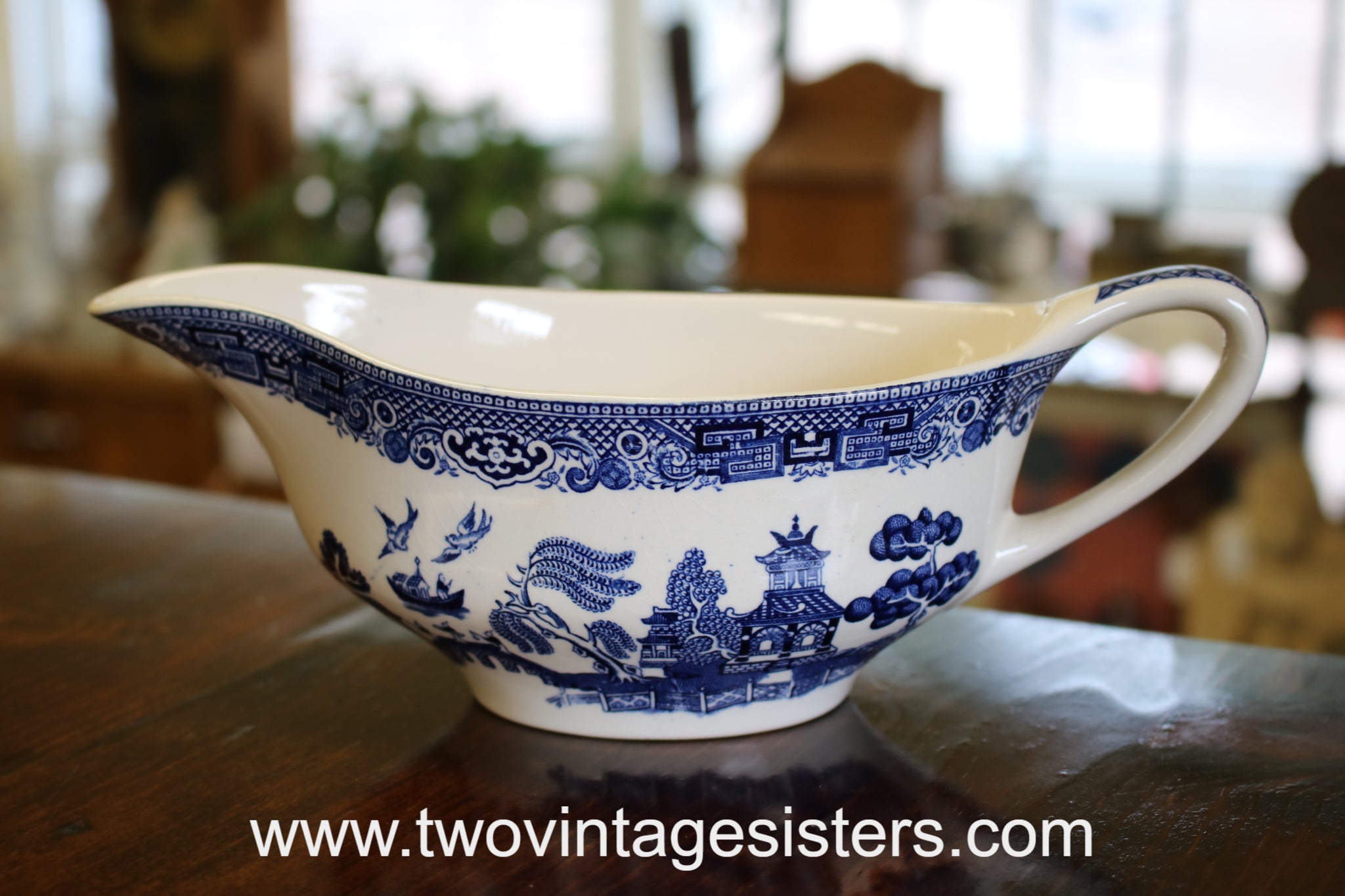 Blue willow gravy clearance boat