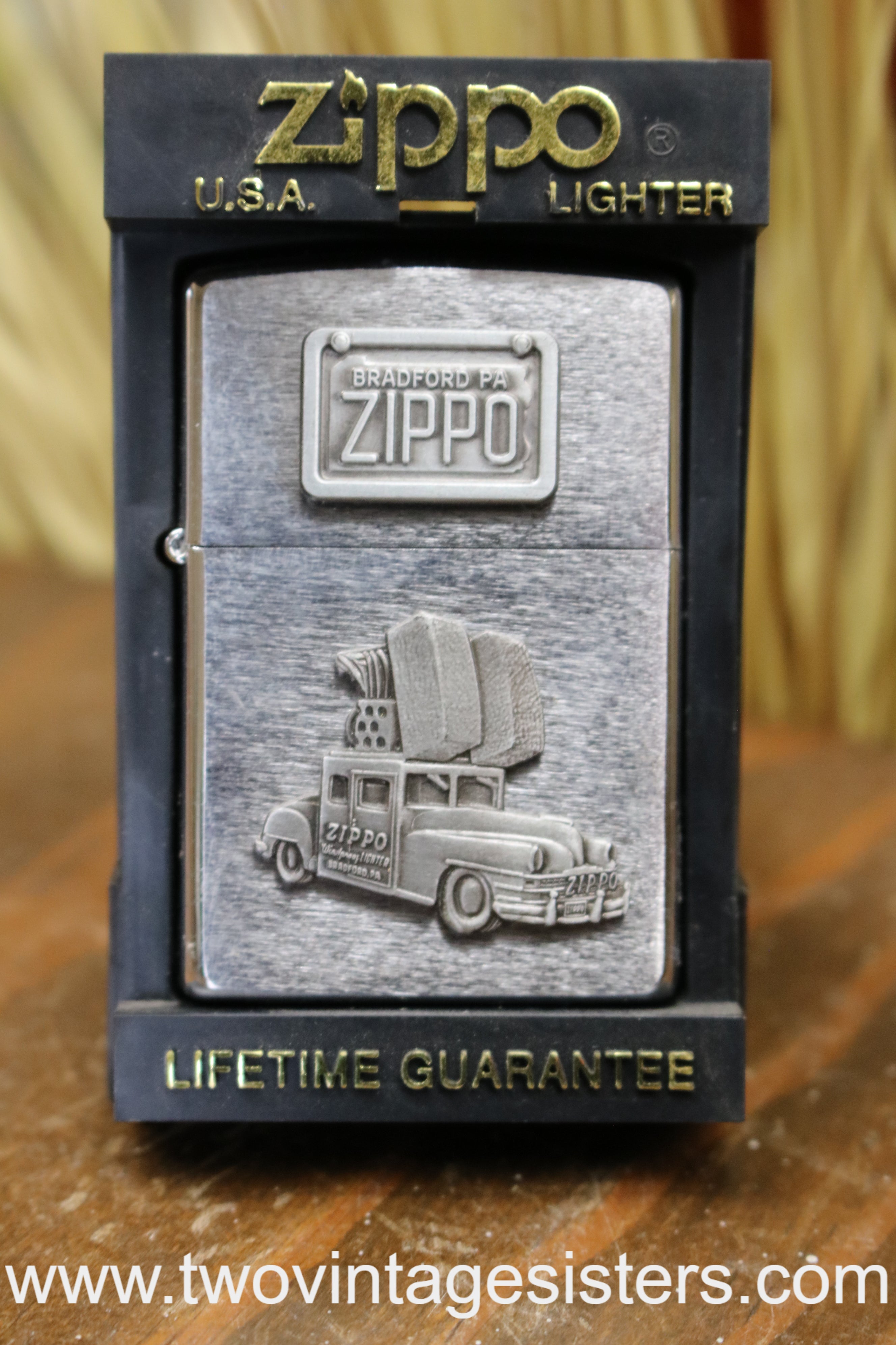 1998 Commemorative 1947 Parade Car Zippo Lighter Sealed