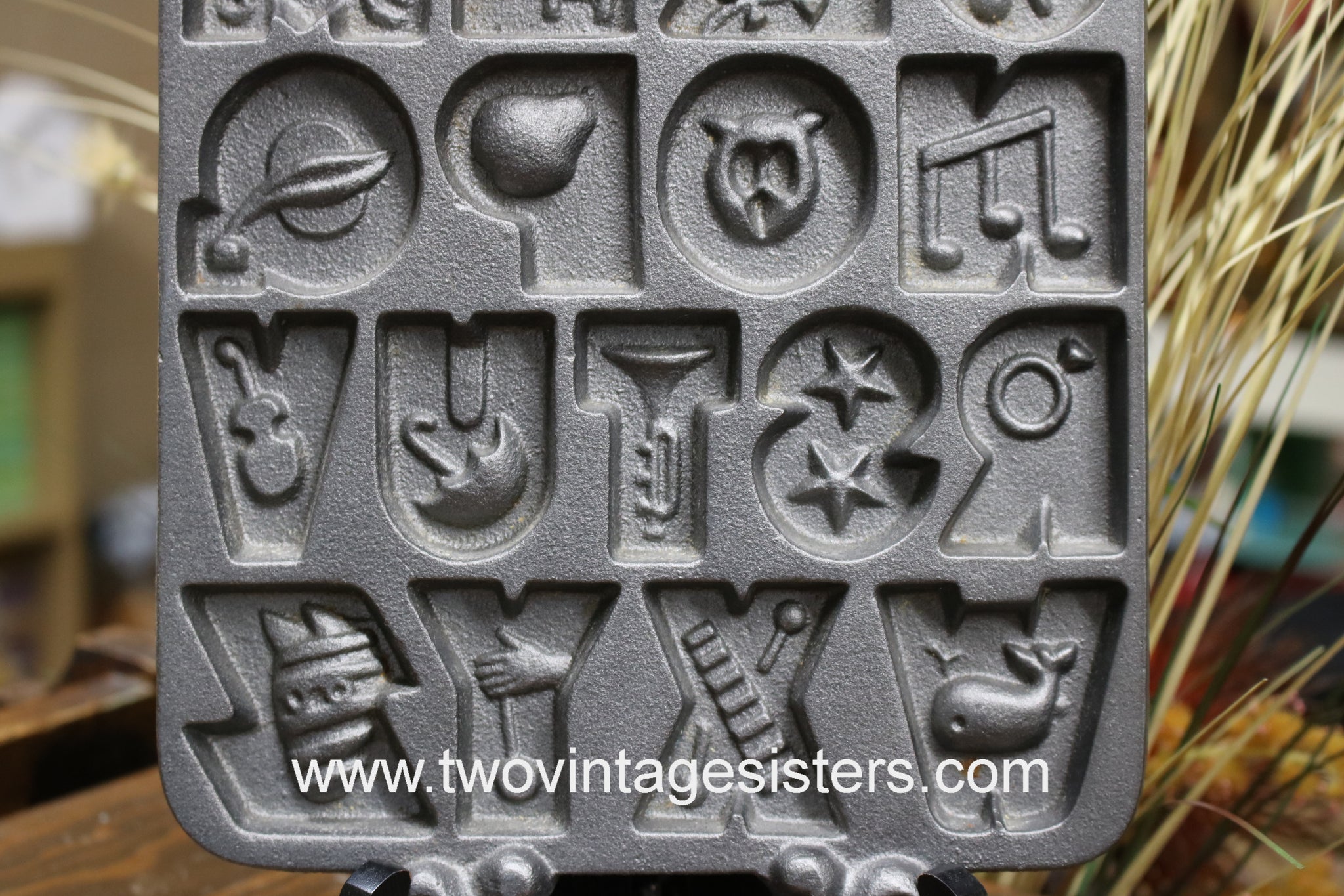 1985 John Wright Cast Iron Alphabet Cookie Mold