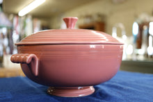 Load image into Gallery viewer, Homer Laughlin USA Fiesta ROSE 8&quot; 1.25 Quart Round Footed Base Handles Rose Salmon Older Fiesta Ware Serving Bowl 

