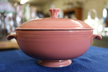 Load image into Gallery viewer, Homer Laughlin USA Fiesta ROSE 8&quot; 1.25 Quart Round Footed Base Handles Rose Salmon Older Fiesta Ware Serving Bowl 
