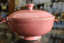 Load image into Gallery viewer, Homer Laughlin USA Fiesta ROSE 8&quot; 1.25 Quart Round Footed Base Handles Rose Salmon Older Fiesta Ware Serving Bowl 
