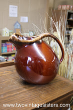 Load image into Gallery viewer, Hull USA Pottery Water Pitcher Ice Lip
