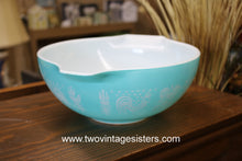 Load image into Gallery viewer, Pyrex Mixing Bowl Cinderella Butterprint Turquoise
