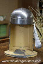Load image into Gallery viewer, Rival Juice O Mat Manual Hand Juicer Press
