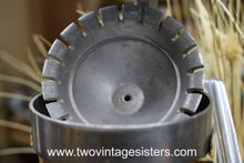 Load image into Gallery viewer, Rival Juice O Mat Manual Hand Juicer Press
