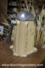 Load image into Gallery viewer, Rival Juice O Mat Manual Hand Juicer Press
