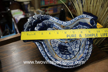 Load image into Gallery viewer, Temptations Blue Old World Nesting Chicken Bowls

