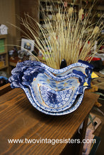 Load image into Gallery viewer, Temptations Blue Old World Nesting Chicken Bowls
