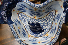 Load image into Gallery viewer, Temptations Blue Old World Nesting Chicken Bowls
