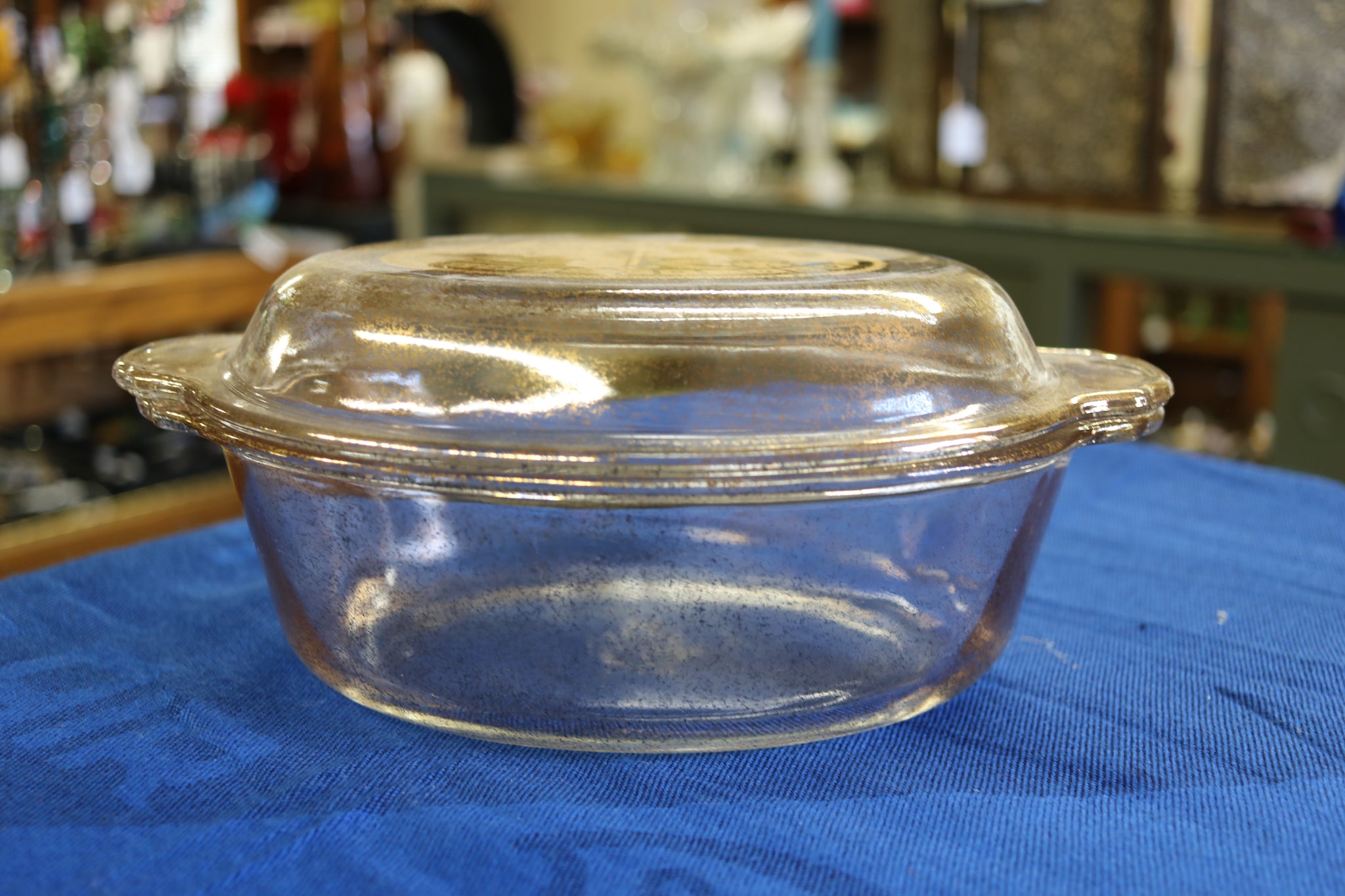 Anchor Hocking Fire King Vintage Gold Fleck 1 1 2 QT Wheat Casserole D