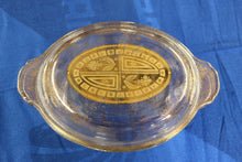 Load image into Gallery viewer, Anchor Hocking Fire King Vintage Gold Fleck 1 1/2 QT Wheat Casserole Dish
