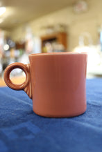 Load image into Gallery viewer,  Homer Laughlin Tom &amp; Jerry Mug Fiesta Rose Older
