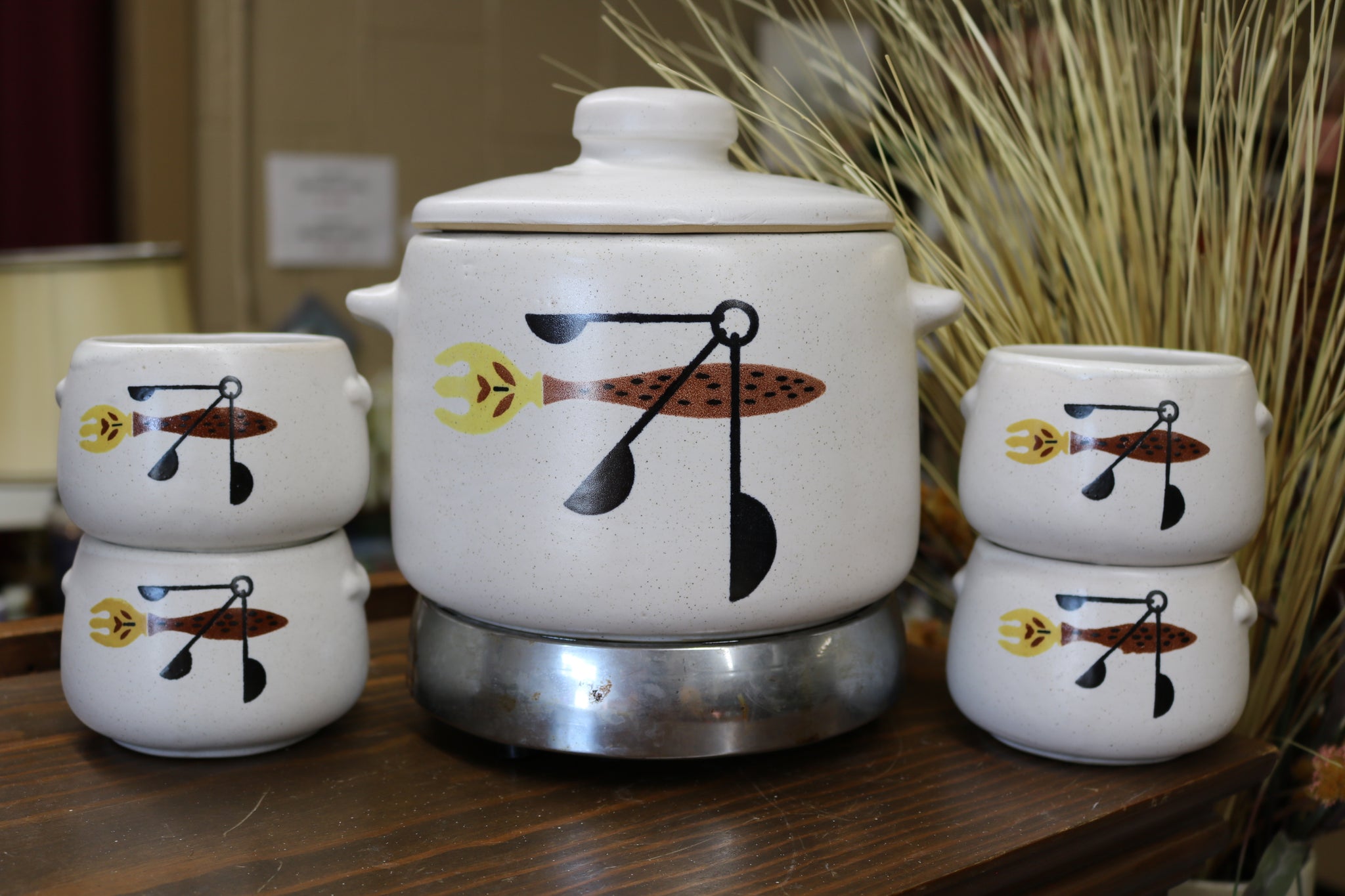 Vintage Set West Bend Slo-cooker & Bun Warmer 4 QT Slow Cooker Leaf Pattern  70s Working Crock Pot Like New With Tags Plus Hot Food Server 